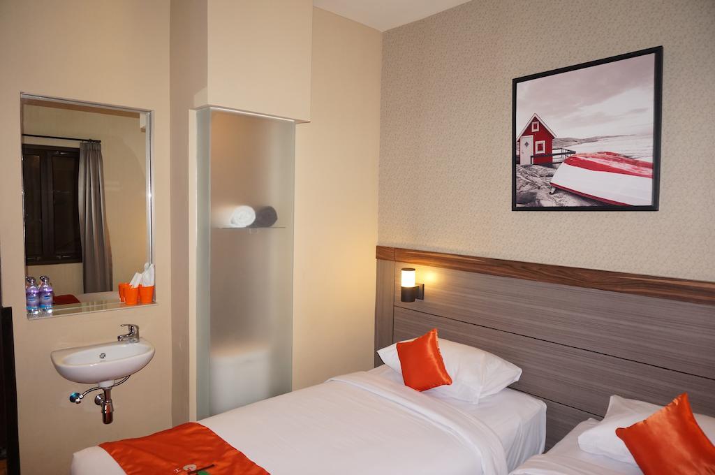 Ekon Hotel Yogyakarta Zimmer foto