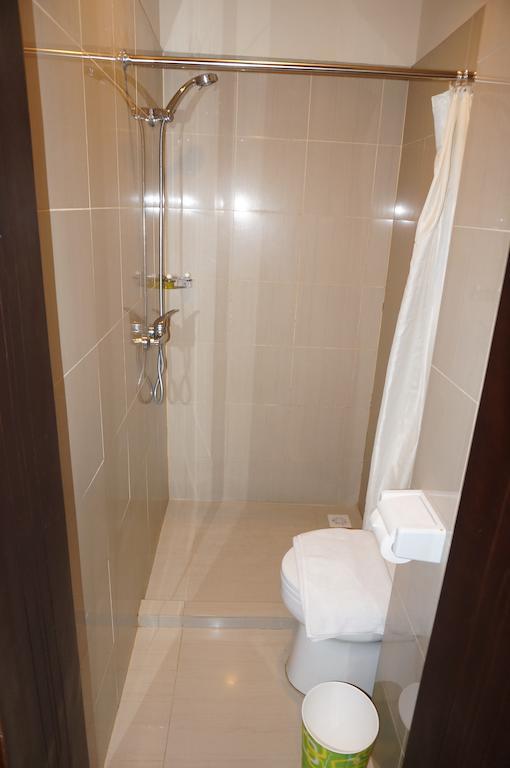 Ekon Hotel Yogyakarta Zimmer foto