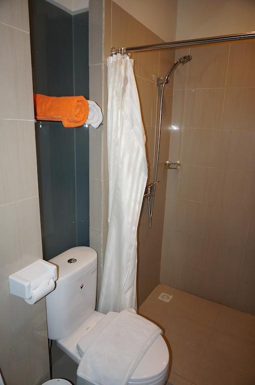 Ekon Hotel Yogyakarta Zimmer foto