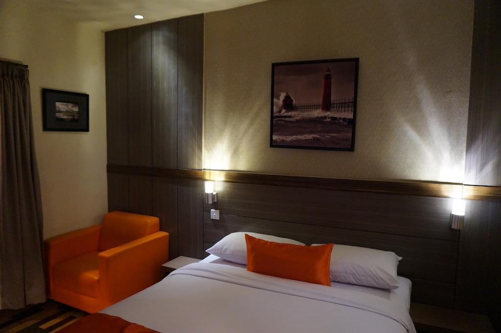 Ekon Hotel Yogyakarta Zimmer foto