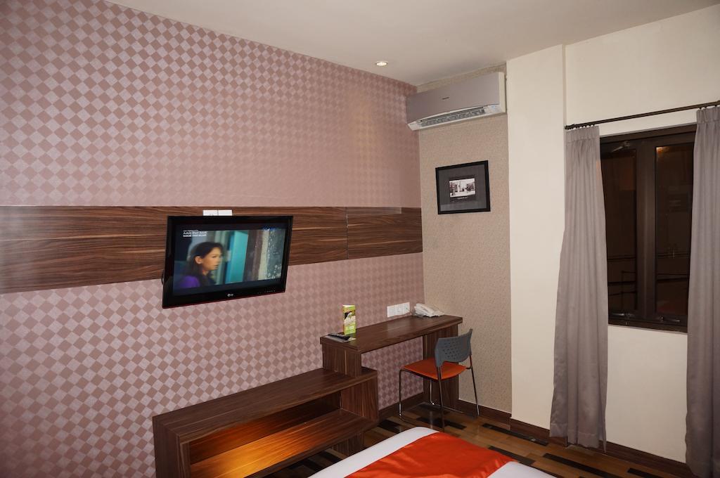 Ekon Hotel Yogyakarta Exterior foto